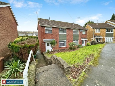 Coundley Close, Fleur De Lis